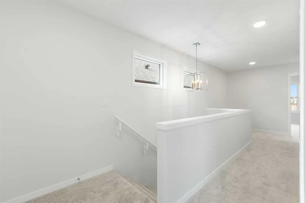 688 Buffaloberry Manor SE