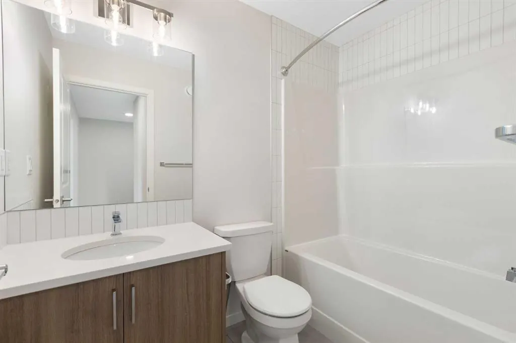 688 Buffaloberry Manor SE