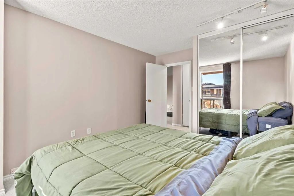 718 12 Avenue SW, #704