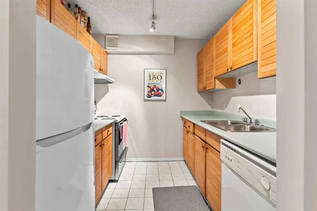 718 12 Avenue SW, #704
