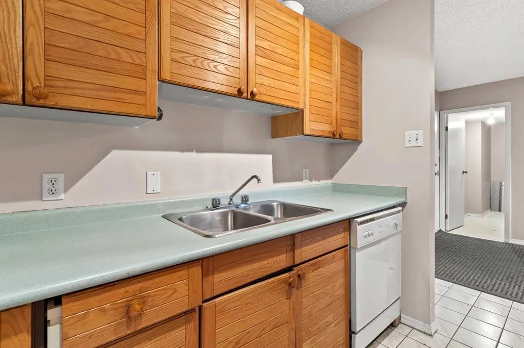 718 12 Avenue SW, #704
