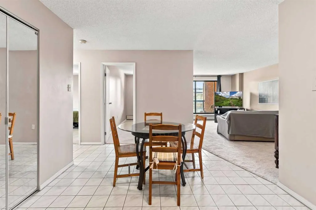 718 12 Avenue SW, #704