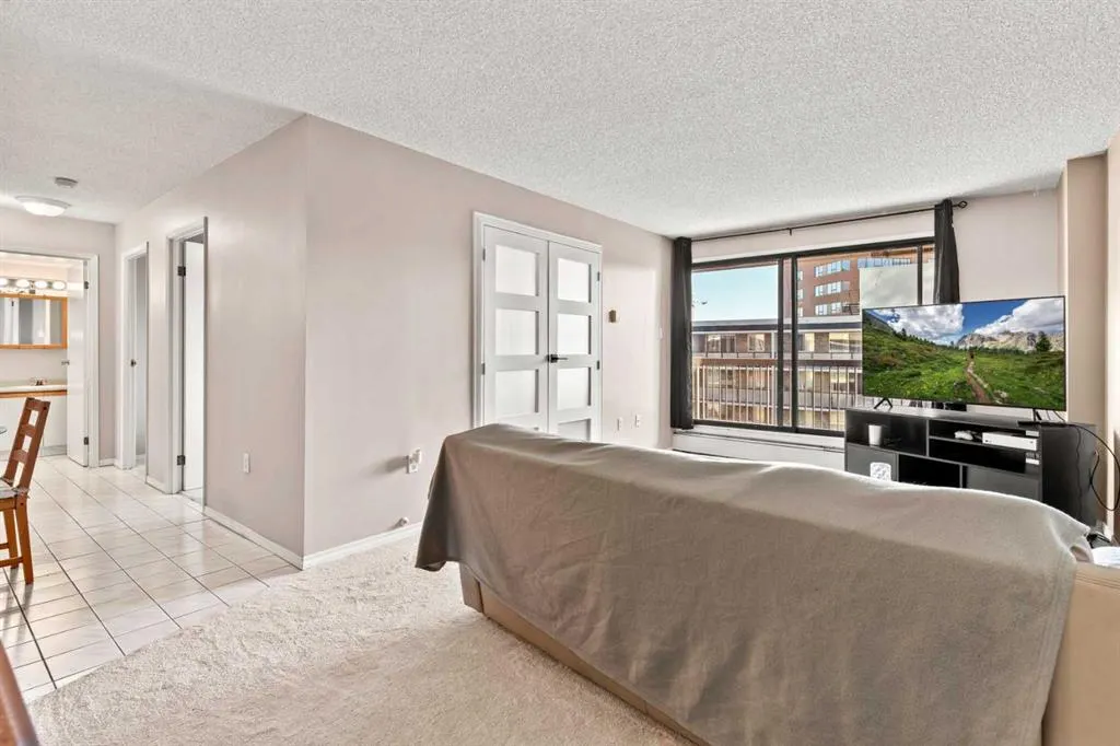 718 12 Avenue SW, #704