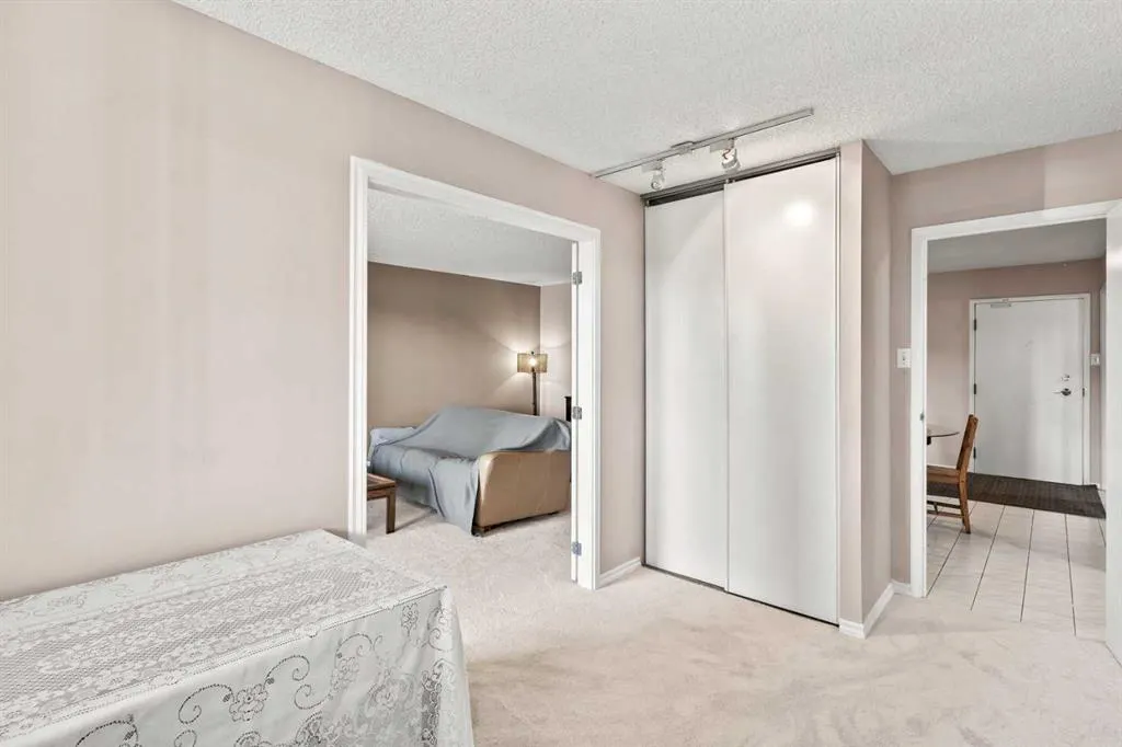 718 12 Avenue SW, #704