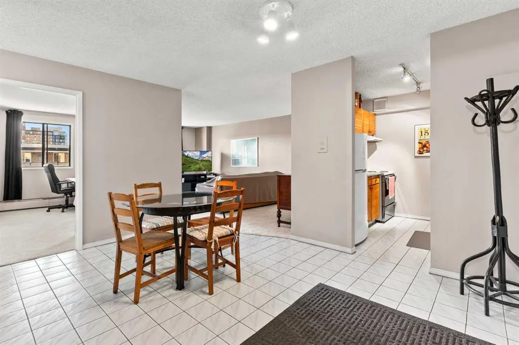 718 12 Avenue SW, #704