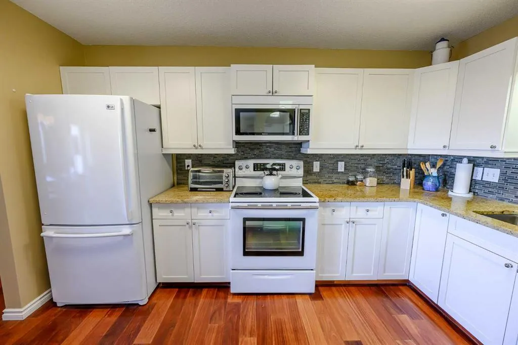 9919 99 Avenue, #209