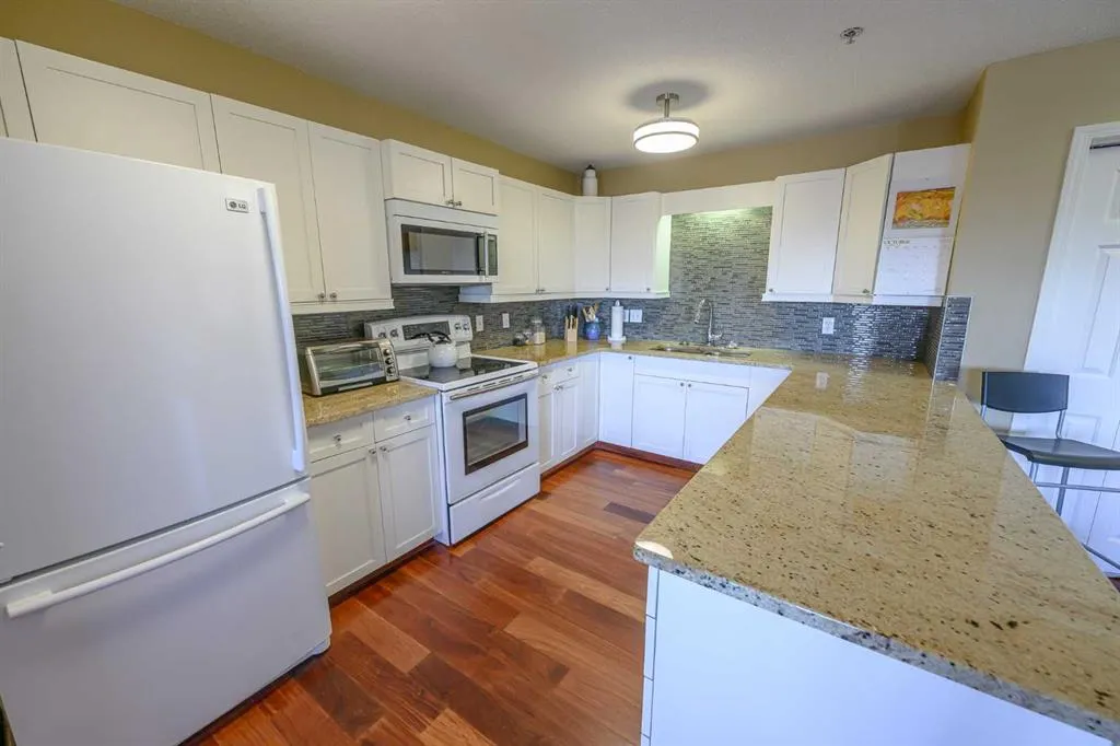 9919 99 Avenue, #209