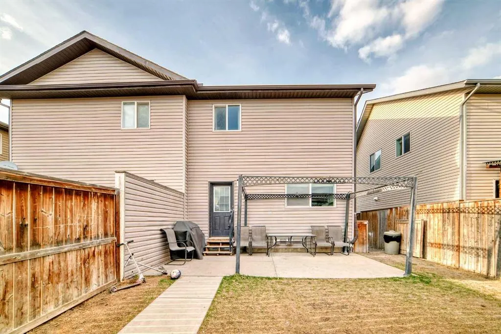 290 Luxstone Way SW