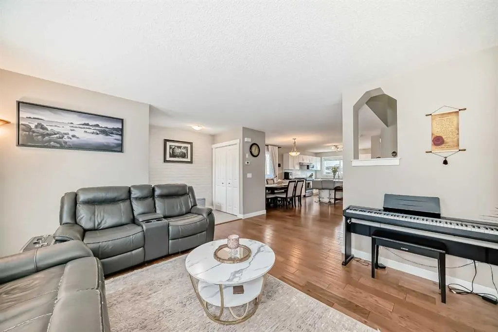 290 Luxstone Way SW