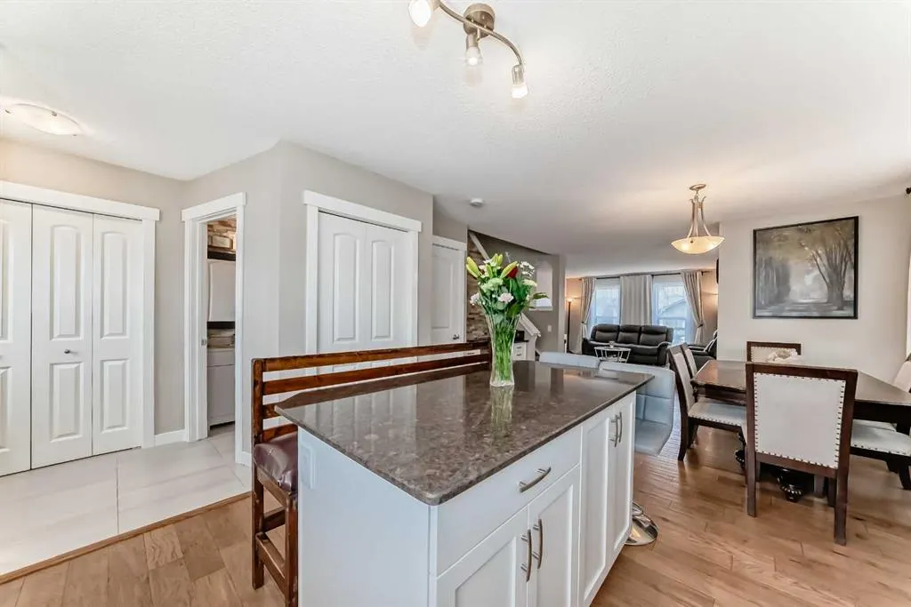 290 Luxstone Way SW
