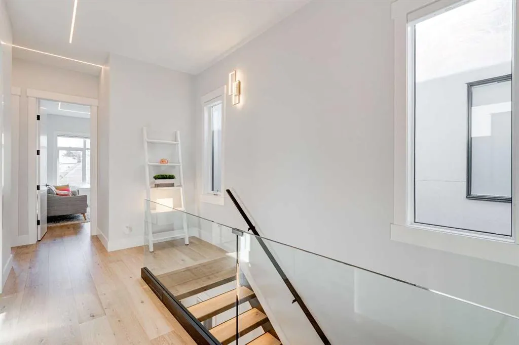 1902 13 Street SW