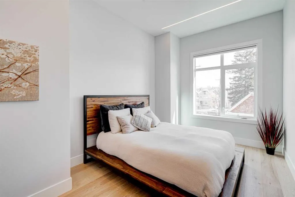 1902 13 Street SW