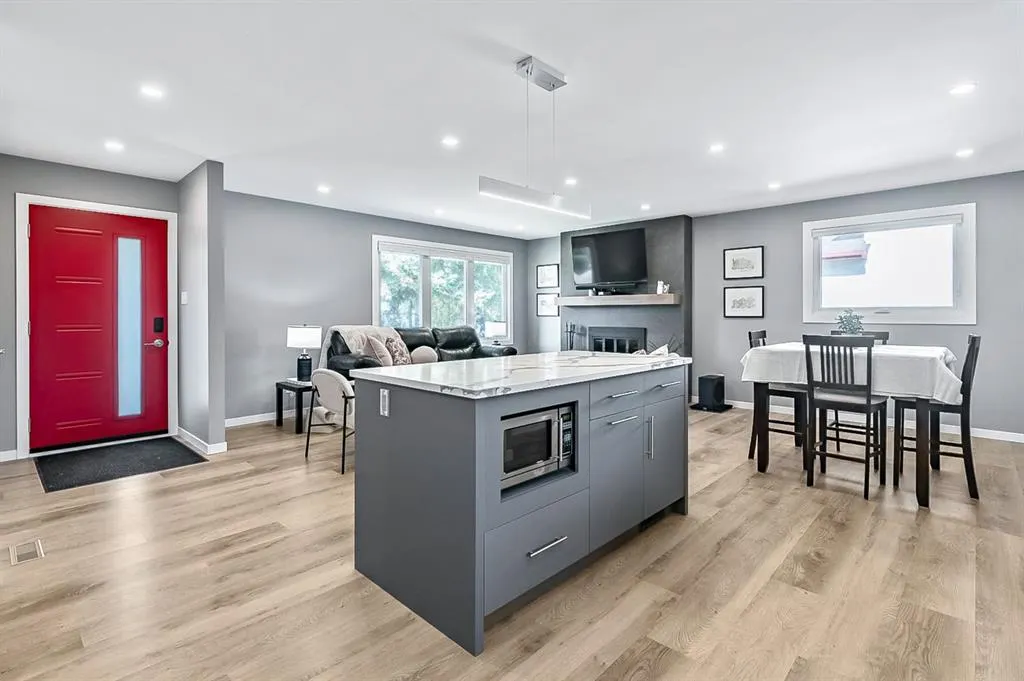 128 Queen Alexandra Close SE
