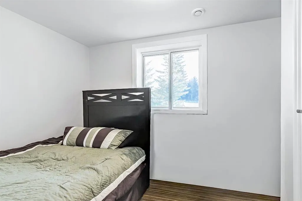 128 Queen Alexandra Close SE