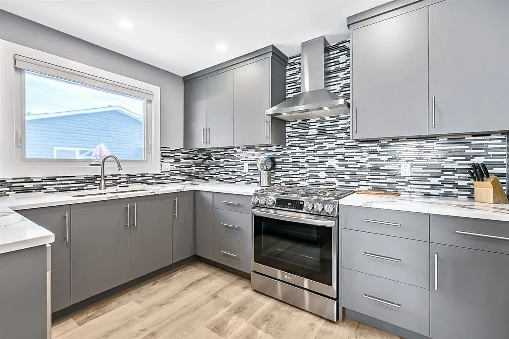 128 Queen Alexandra Close SE