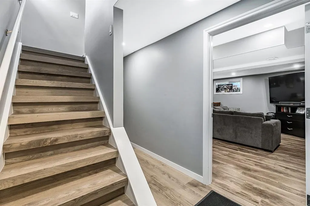 128 Queen Alexandra Close SE