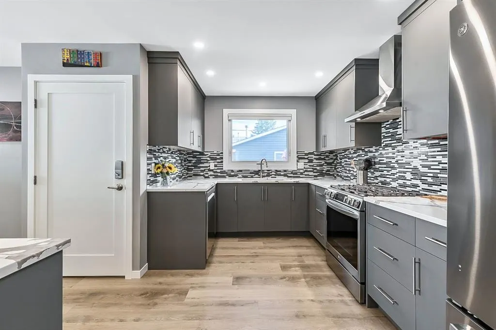 128 Queen Alexandra Close SE
