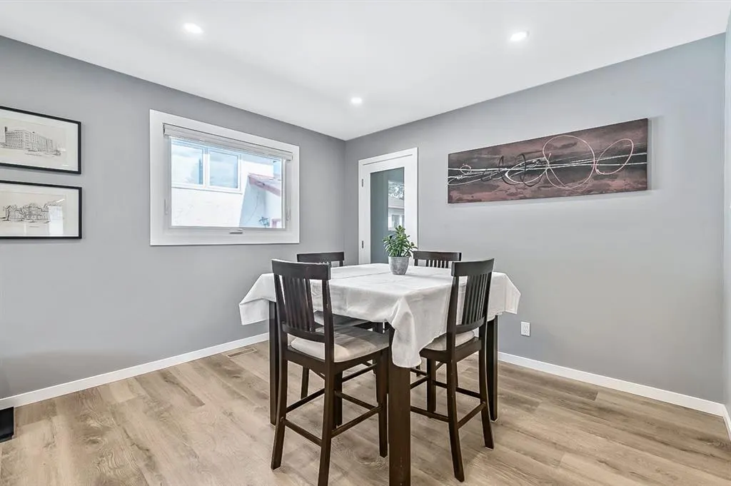 128 Queen Alexandra Close SE