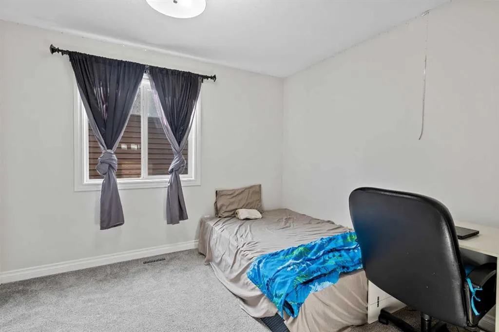 33 Homestead Crescent NE