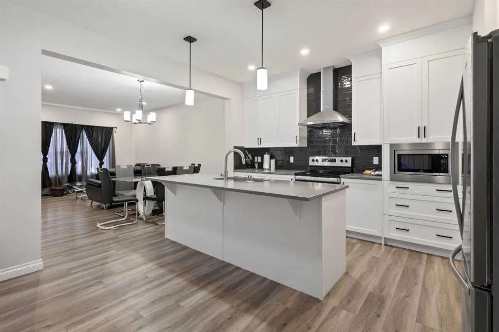 33 Homestead Crescent NE