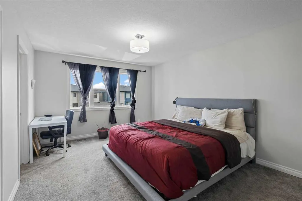 33 Homestead Crescent NE