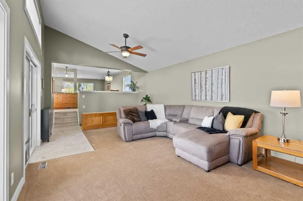 1147 Lake Huron Crescent SE
