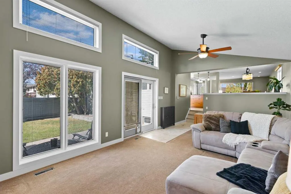 1147 Lake Huron Crescent SE