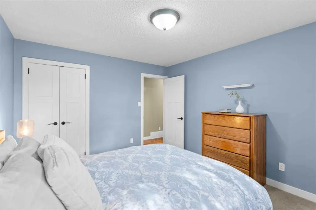 1147 Lake Huron Crescent SE