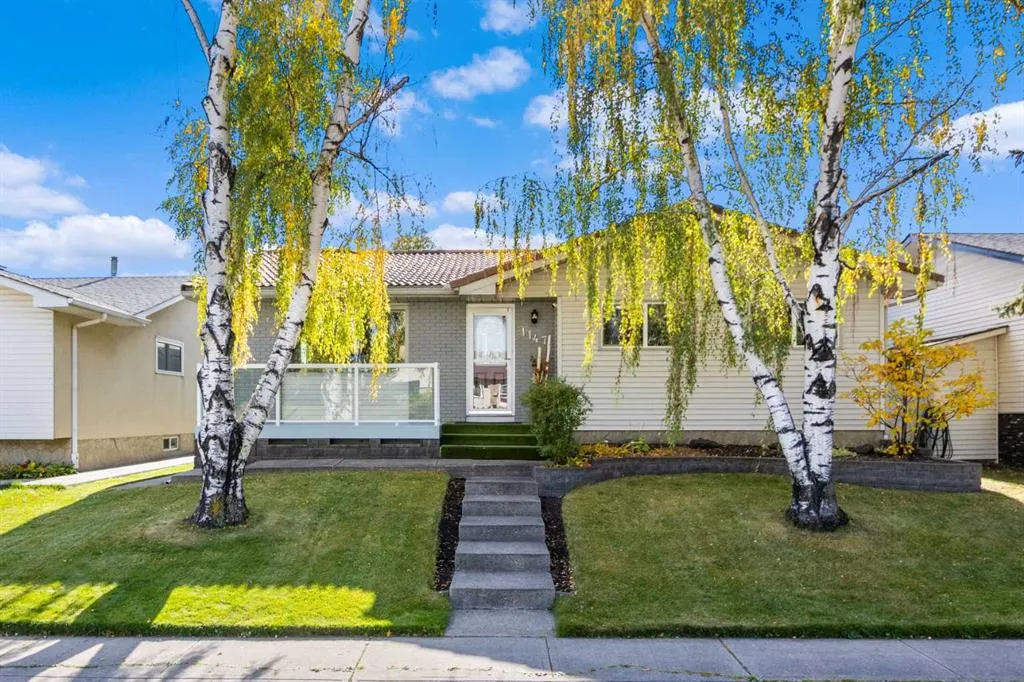 1147 Lake Huron Crescent SE