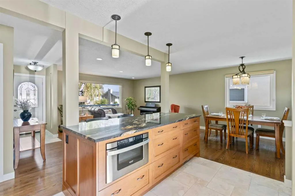 1147 Lake Huron Crescent SE