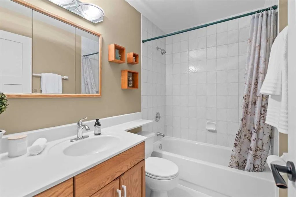 1147 Lake Huron Crescent SE
