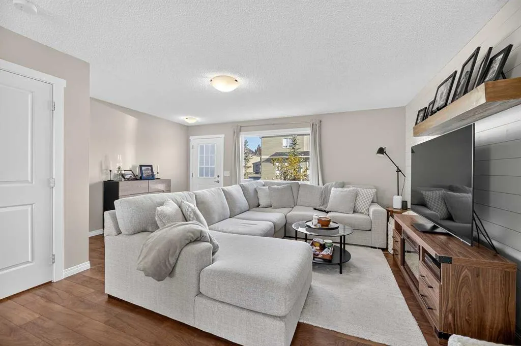 1402 Clover Link