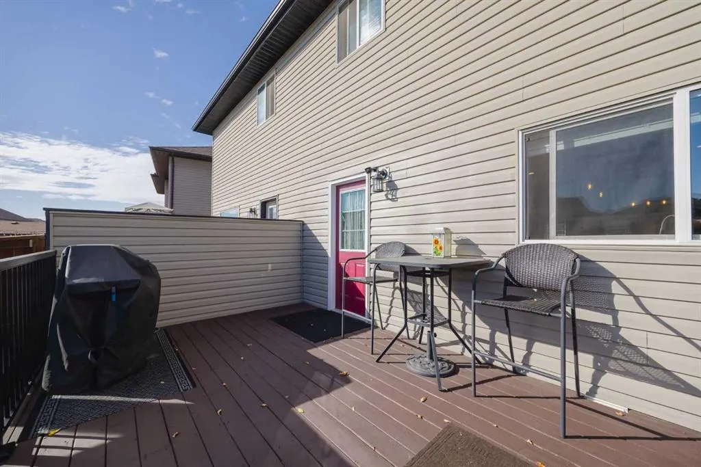 47 Luxstone Point SW