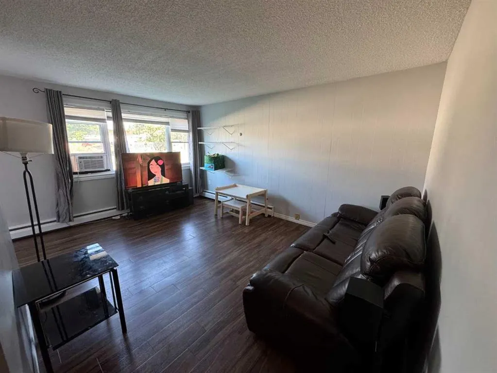 10230 106 Avenue, #104