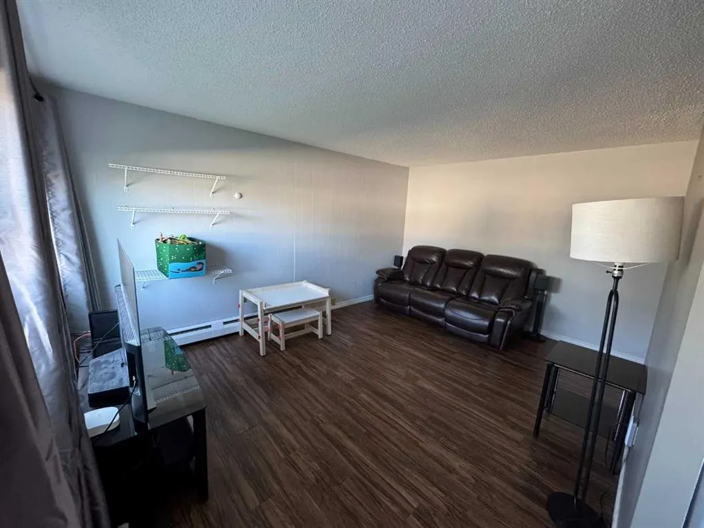 10230 106 Avenue, #104