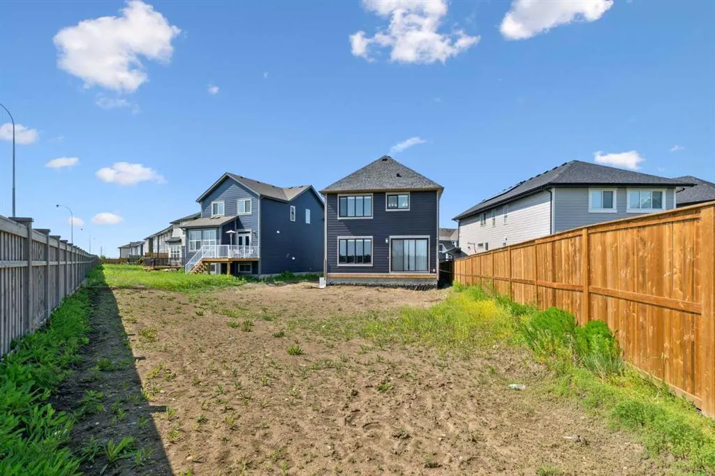 44 Magnolia Crescent SE