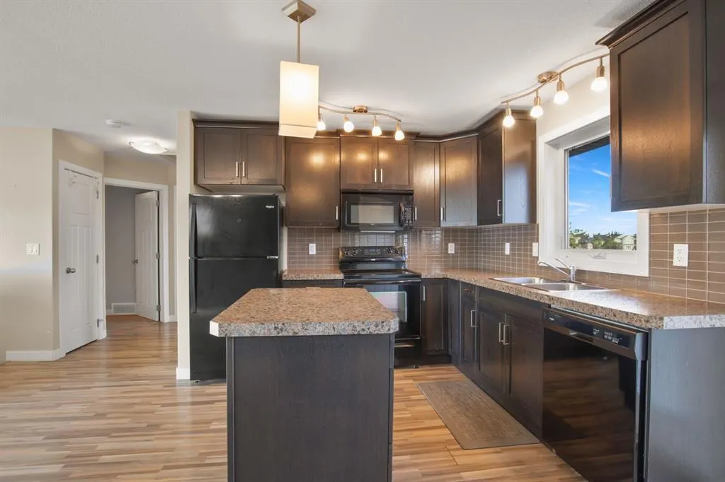 130 Larsen Crescent