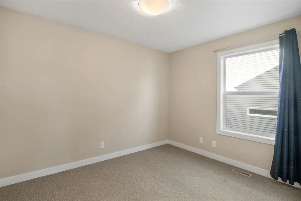 130 Larsen Crescent