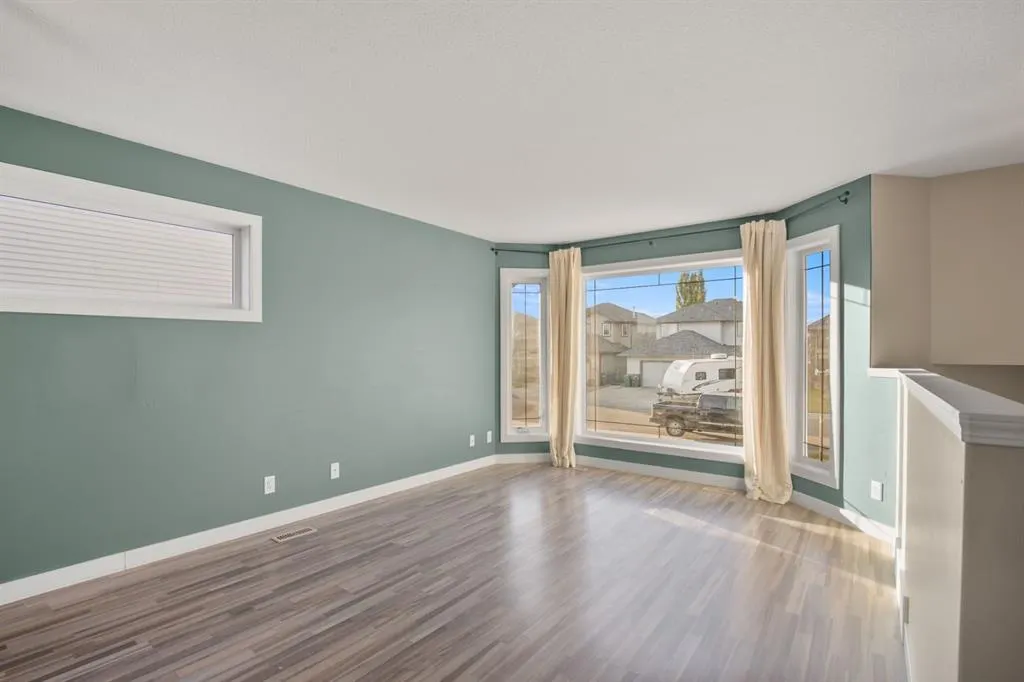 130 Larsen Crescent