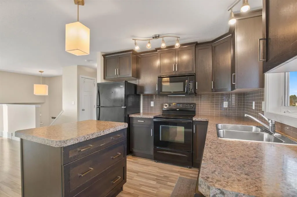 130 Larsen Crescent