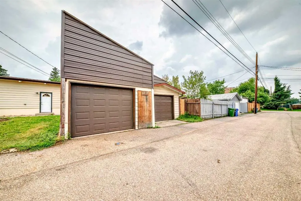 211 Allan Crescent SE
