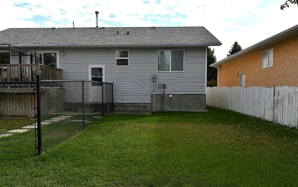 337 Laura Ave Avenue W