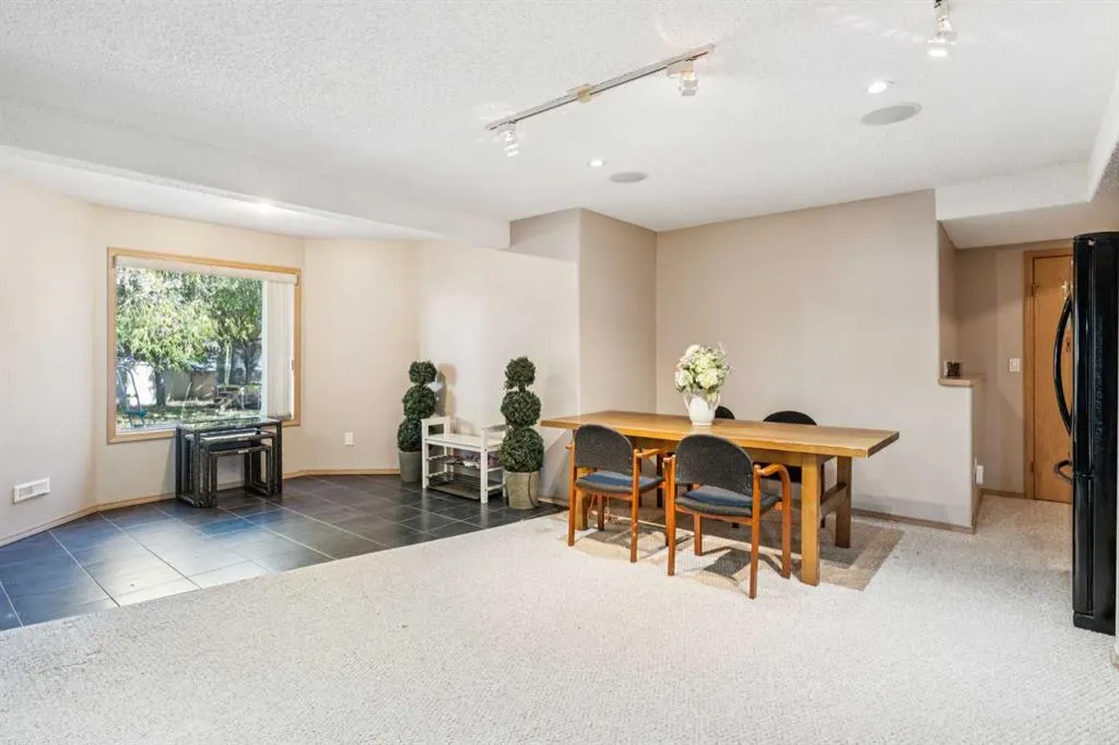 26 Mt Robson Close SE