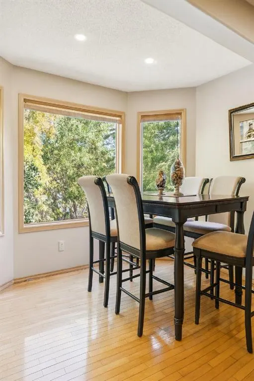 26 Mt Robson Close SE