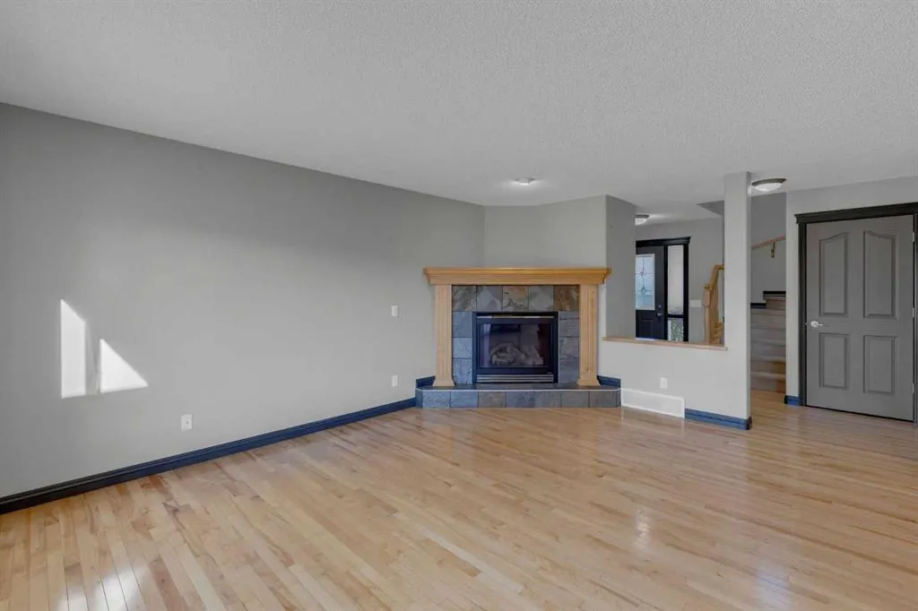 368 Kincora Drive NW