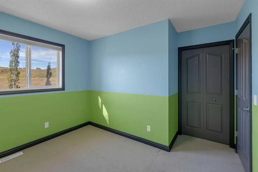 368 Kincora Drive NW