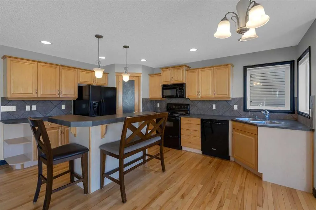 368 Kincora Drive NW