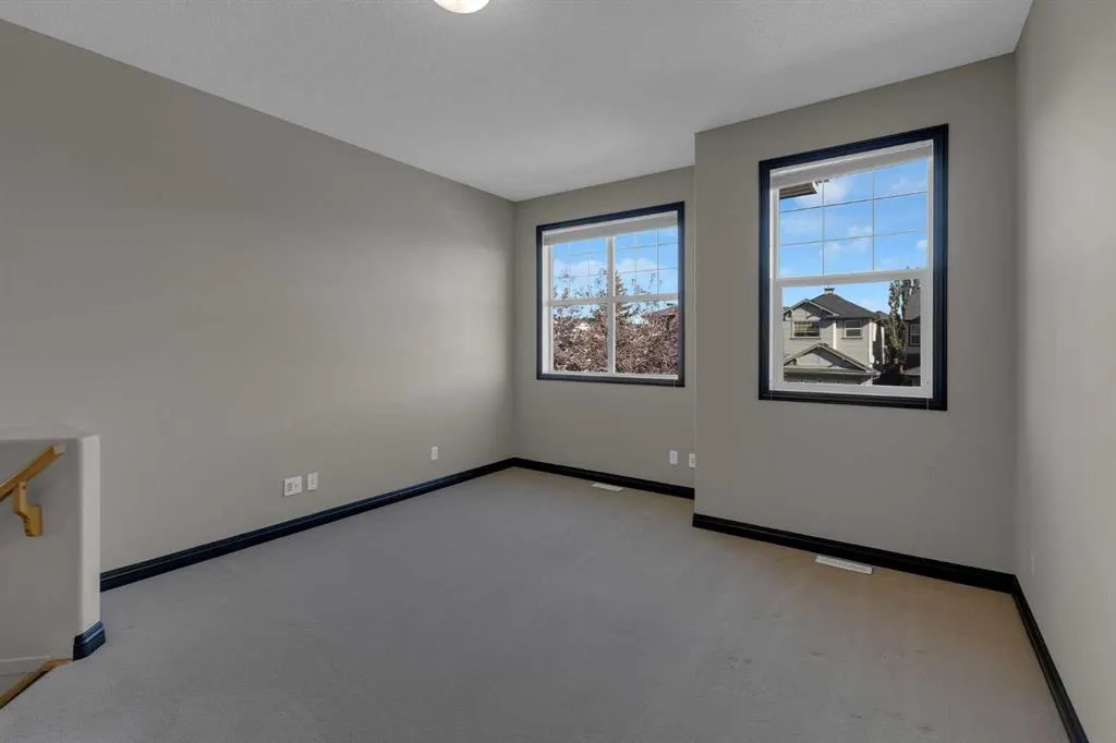 368 Kincora Drive NW