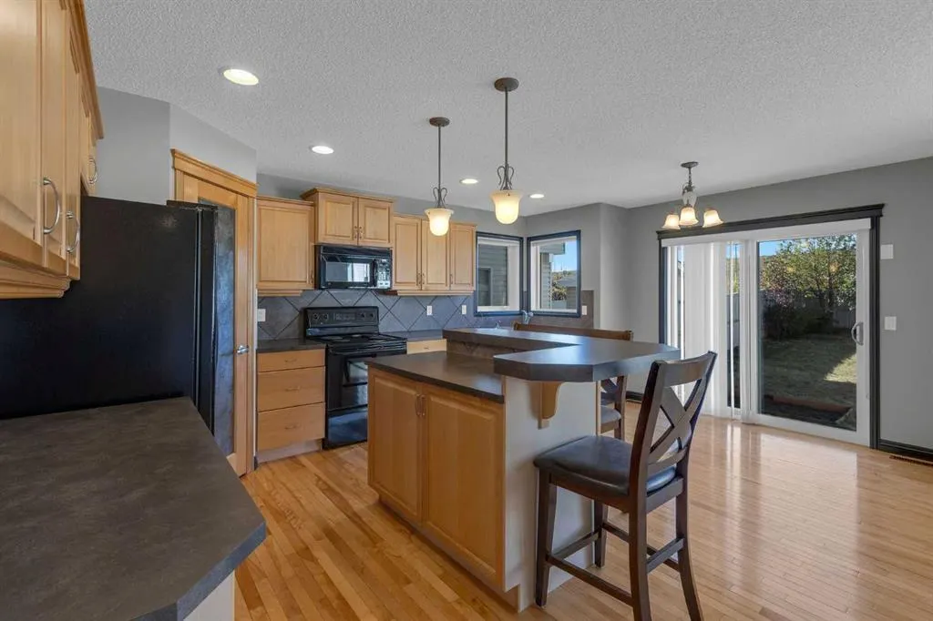 368 Kincora Drive NW