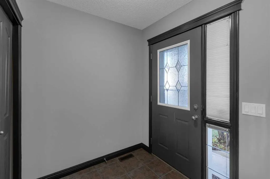 368 Kincora Drive NW